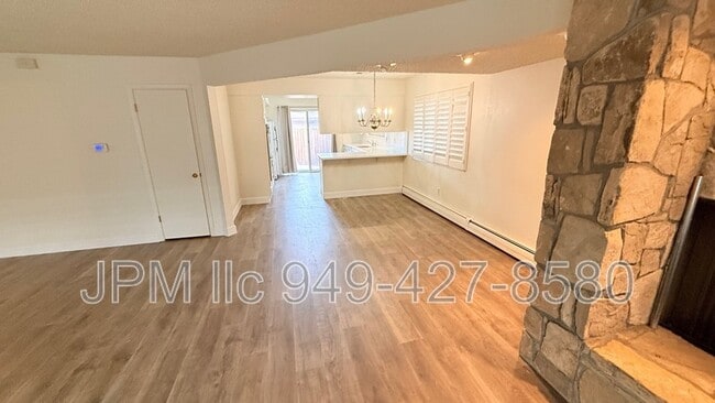 Building Photo - 3505 E Hidden Valley Dr