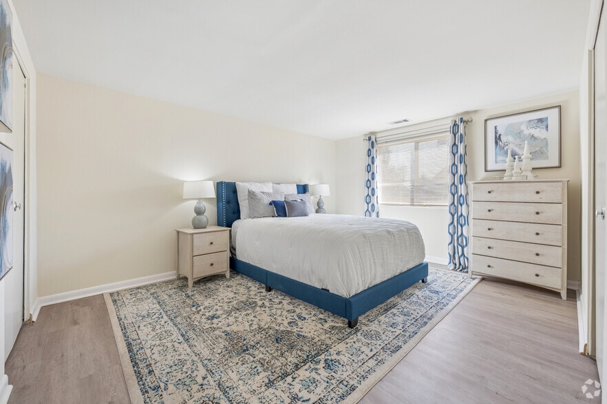 2BR, 1BA - 922SF - Bedroom - Winston Apartments