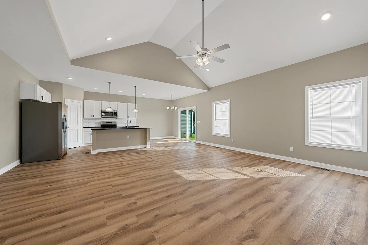 Building Photo - 2613 Cedrus Ave