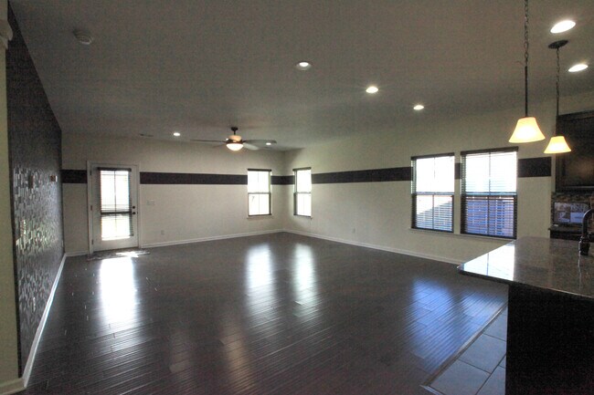 Building Photo - 1640 Brockton Ln