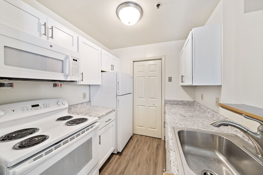 Building Photo - Hayward Landing