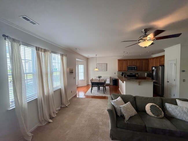 Building Photo - Beautiful home in Ballantyne