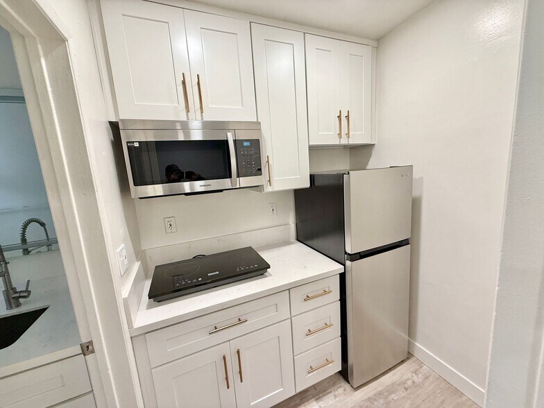 Building Photo - 3623 Keystone Av