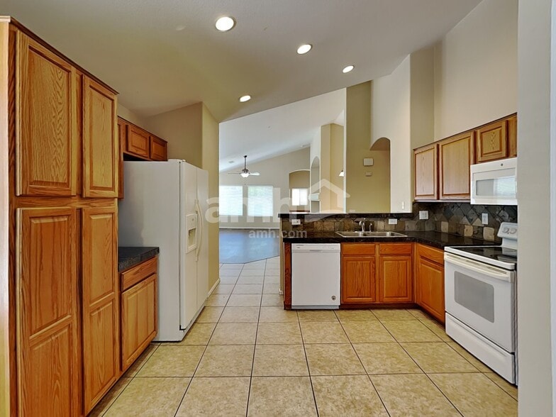 Building Photo - 3861 E Ironhorse Ct