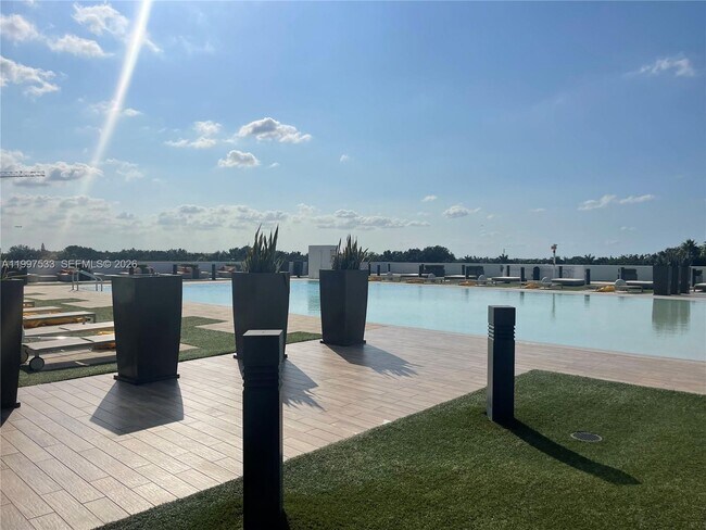 Building Photo - 5252 NW 85th Ave