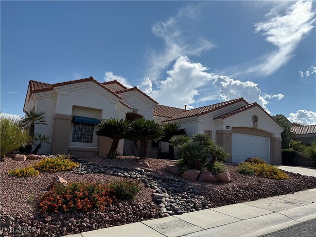 Building Photo - 10513 Longwood Dr