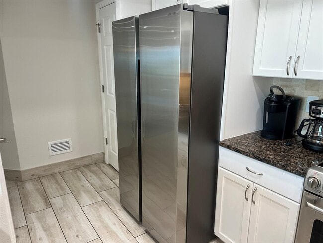 Building Photo - 1001 Point of Rocks Rd