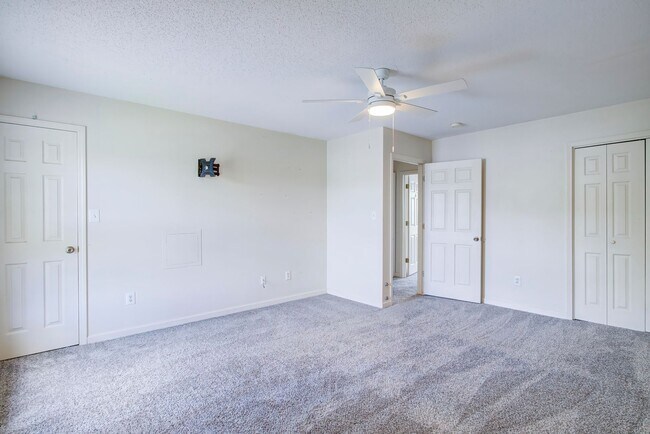 Building Photo - 3 Bedroom / 2.5 Bath Condo - Johnson City, TN