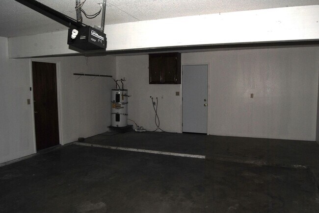 Building Photo - 3520 Ashe Rd