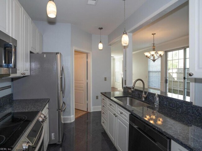 Building Photo - 2028 Smallbrooke Ct