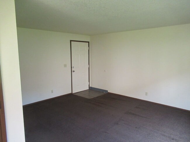 Building Photo - 3351 Willow Ct SE