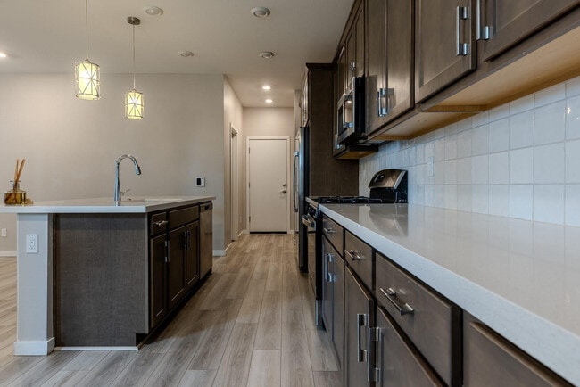 Building Photo - 1111 W. Diamondback Dr.