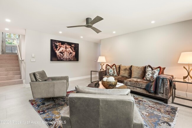 Building Photo - 552 Mountain Laurel Dr