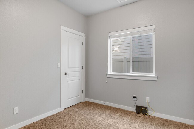 Building Photo - Modern 4-Bedroom Home in Meridian – Spacious Layout + Great Location