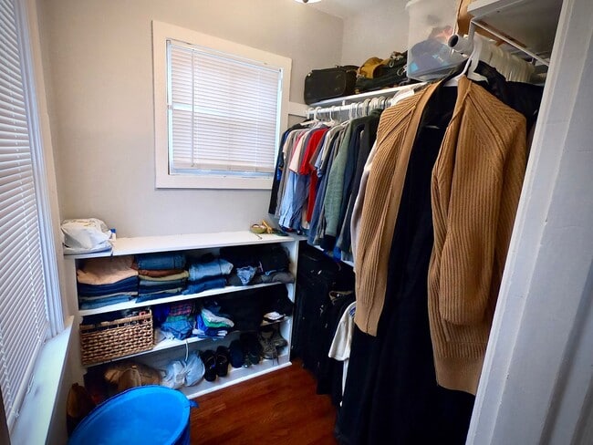 Building Photo - 5815-17 Holden St