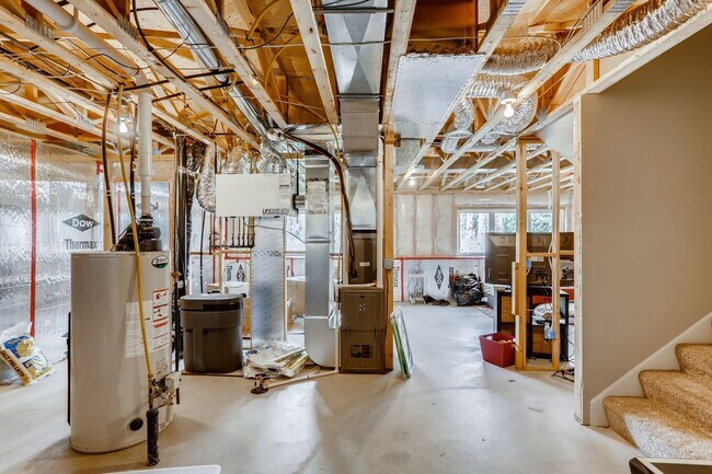Building Photo - 301 Russell Ln
