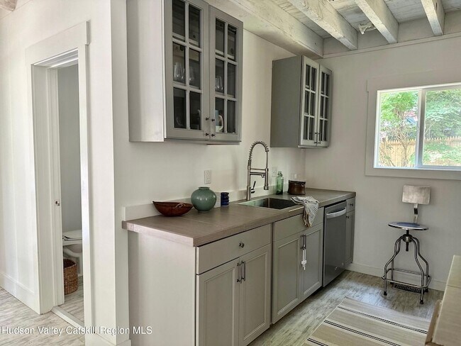 Building Photo - 5153 NY-9G