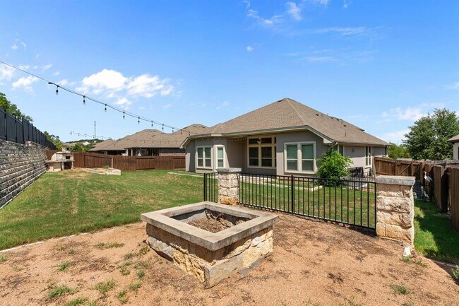 Building Photo - 175 Senna Dr