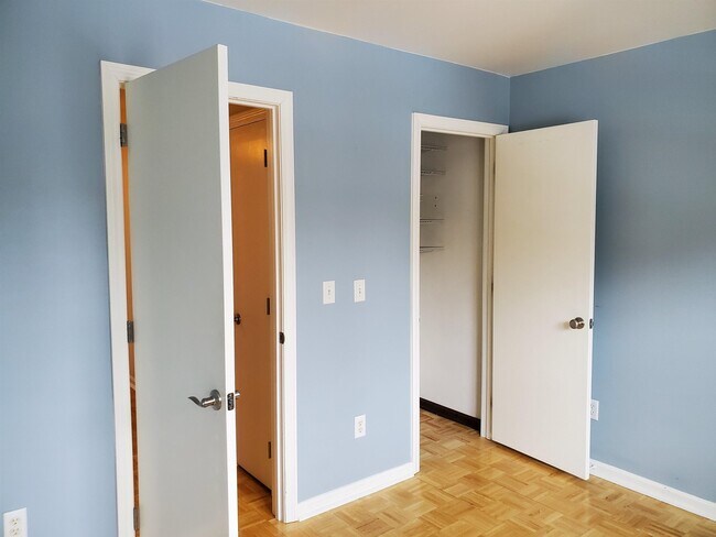 Building Photo - 220 Mascoma St