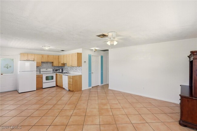 Building Photo - 4231 Mariner Ln