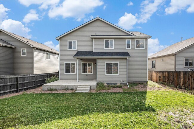 Building Photo - Nice Big Home, close to Ft Carson, Updated...