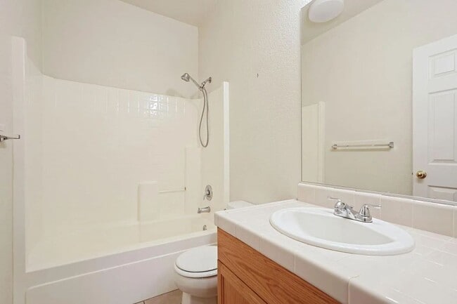 Building Photo - 1911 Lexington Dr