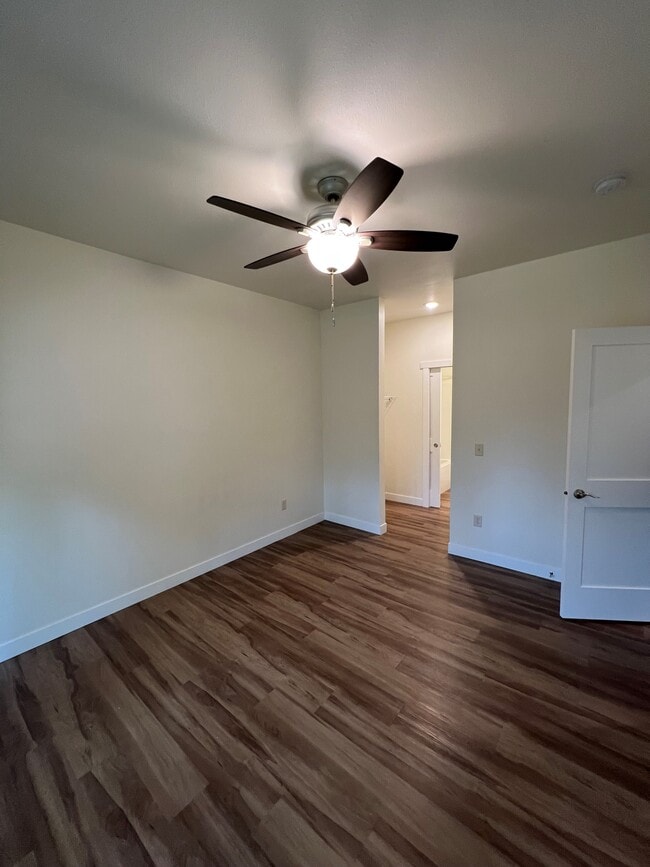 Primary Bedroom - 916 Cedar Dr