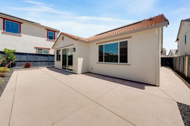 Building Photo - 2024-Built Sacramento Home with Modern Finishes & Private Backyard!