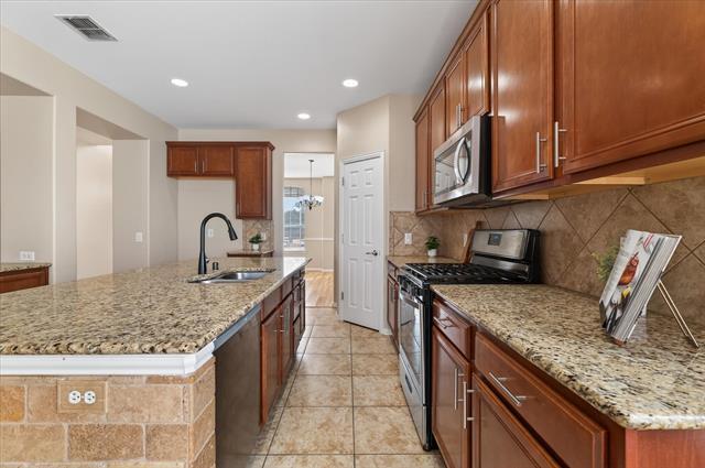 Building Photo - 810 Highland Hills Dr