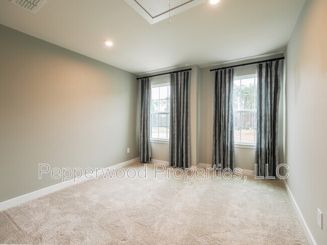 Building Photo - 7204 Red Cedar Trl