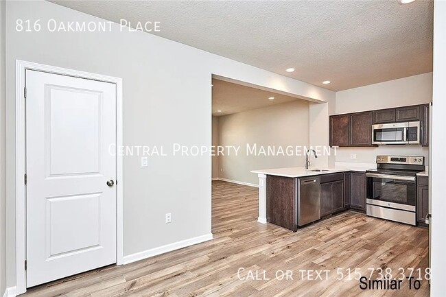 Building Photo - 816 Oakmont Pl