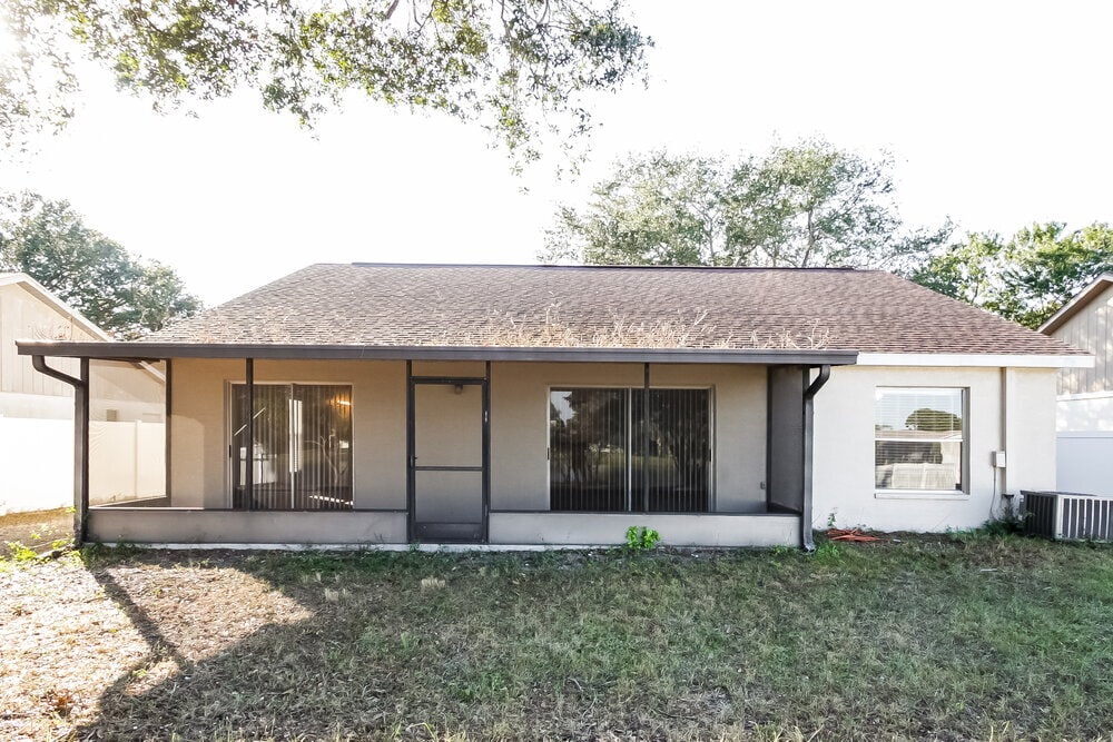 Building Photo - 12906 Longcrest Dr