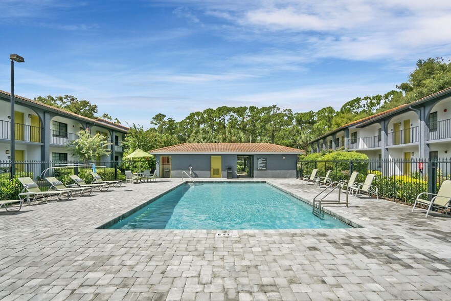 The Oasis Daytona Beach, FL Apartment Finder