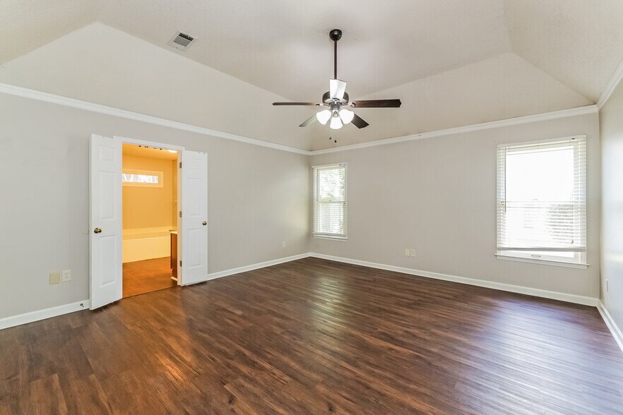 Building Photo - 482 Sanga Cir W