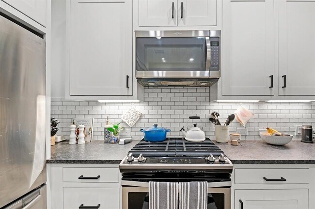 Building Photo - 3206 Garden Villa Ln