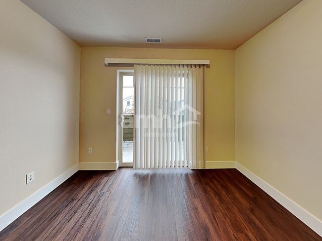 Building Photo - 33586 SE Steinfeld St