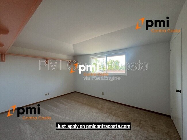 Building Photo - 2850 St Denis Dr