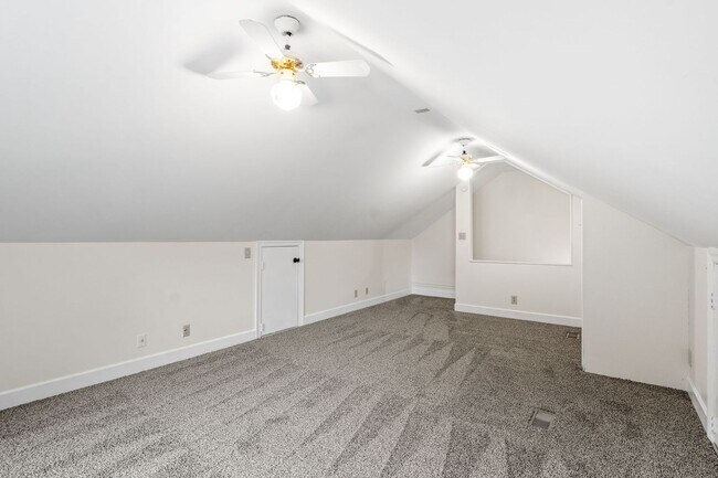 Building Photo - 108 Rolling Meadow Dr