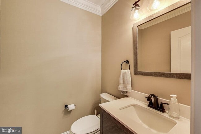 Building Photo - 508 Rampart Way