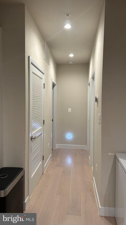 Building Photo - 235 Valley Ave SE