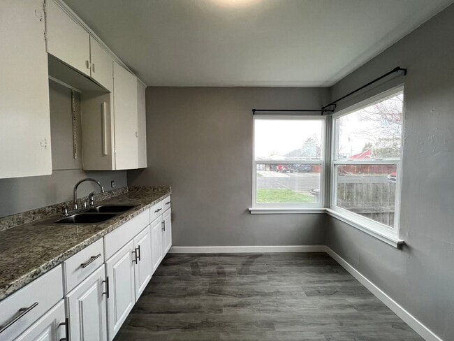 Building Photo - Non-refundable fee & security deposit total: $1275.00