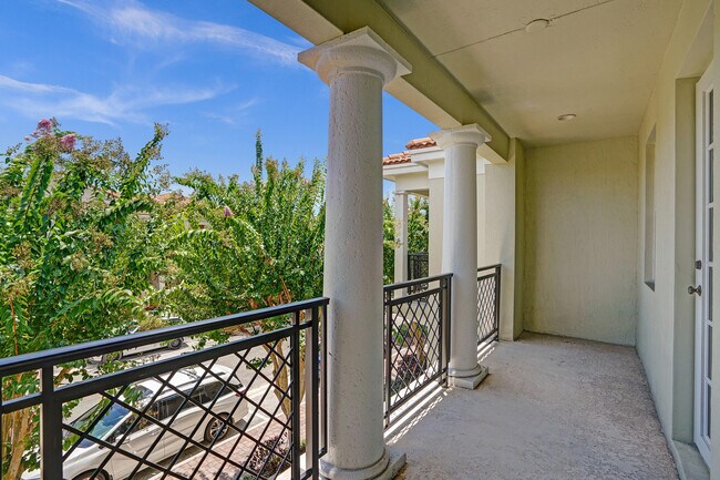 Building Photo - 8308 NW 9th Ave