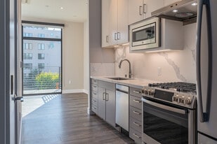 The Minimalist - Studio - The Carlaw