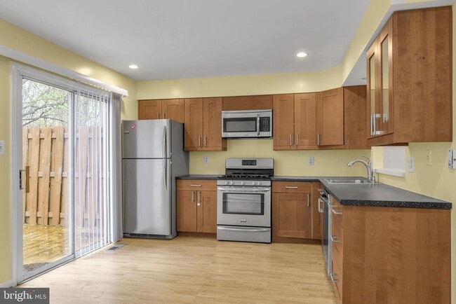 Building Photo - 7222 Lensfield Ct