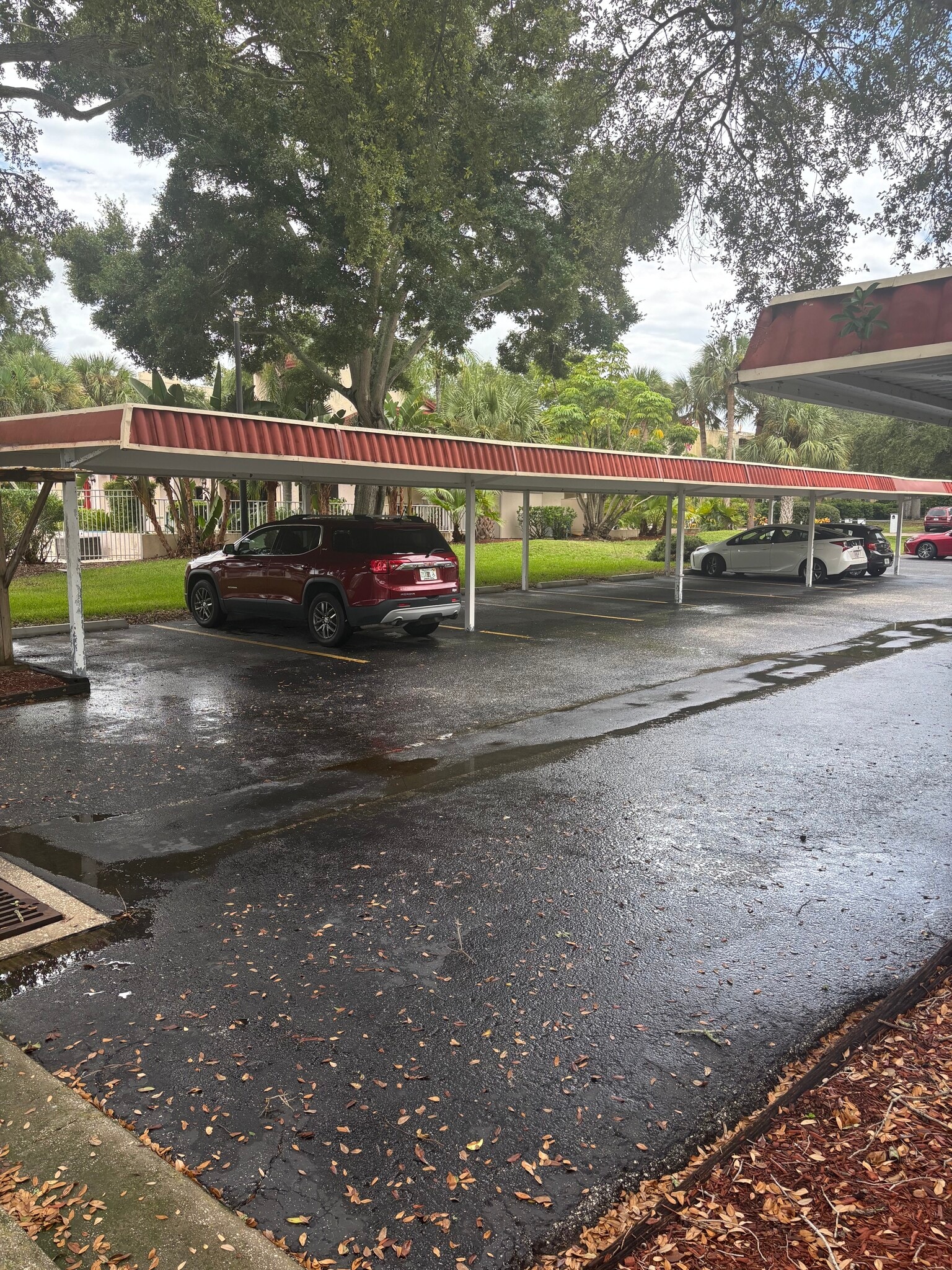covered parking - 11485 Oakhurst Rd