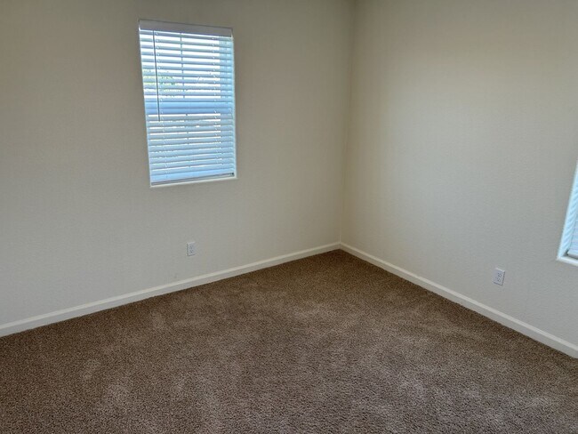 Building Photo - 4 Bedroom Home with His and Hers Closets in Weston Ranch, Gated Community!