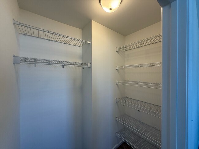 Building Photo - 207 Craftsman Dr