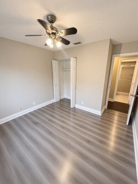 Building Photo - 5260 Bosque Ln