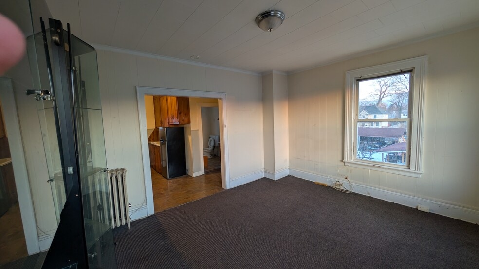 Building Photo - 65 Main St