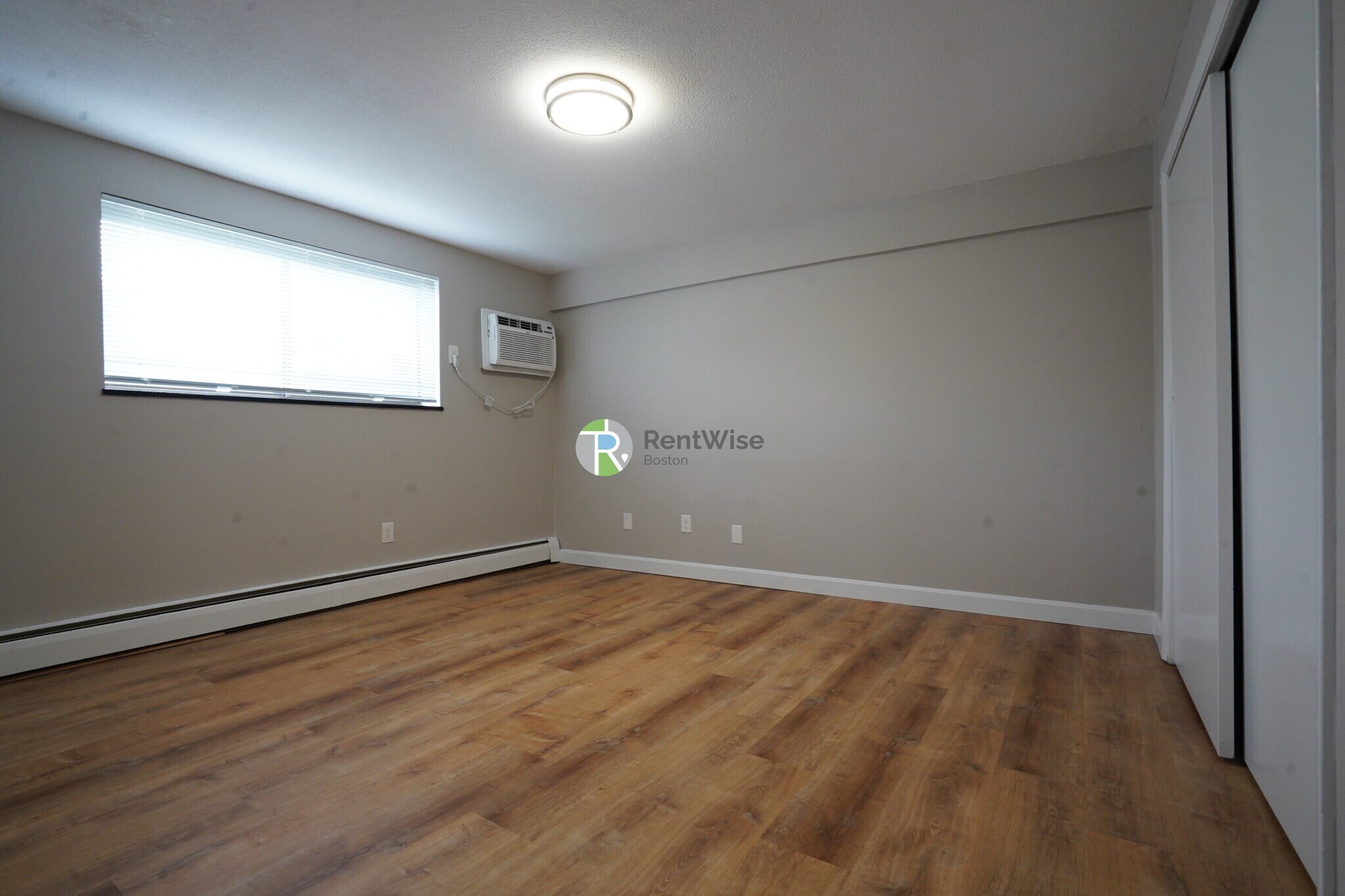 Building Photo - 394 Langley Rd